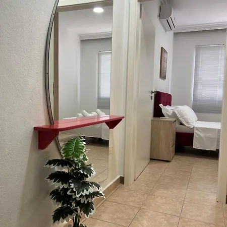 Nest Apartment Durres